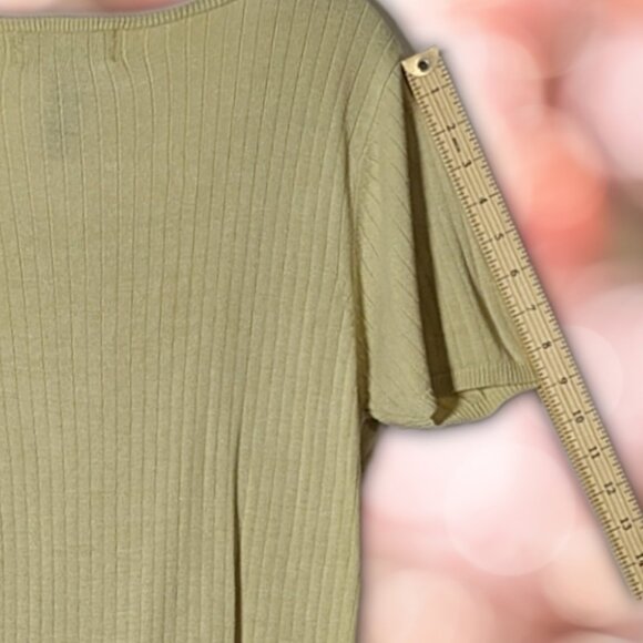 August Silk Size L 100% Silk Light Avocado Green Knit Top - Picture 6 of 8